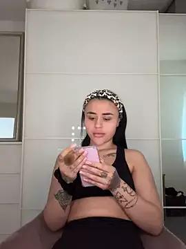 Missmilawild on StripChat 