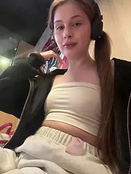 mmelicious on StripChat 