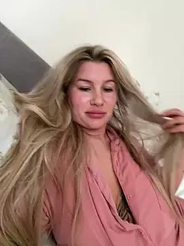 Molly_slayy on StripChat 