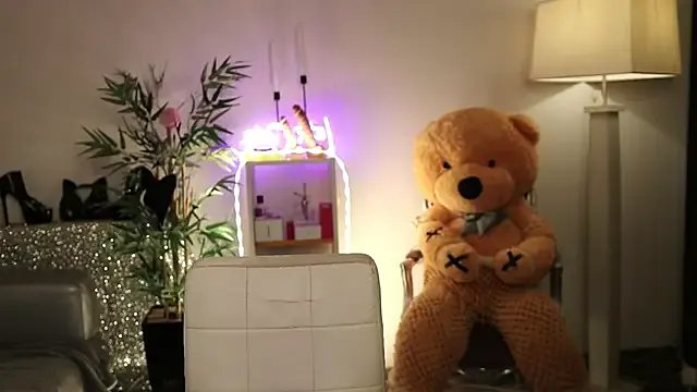 NovaHollisx — secret CUM show ^^