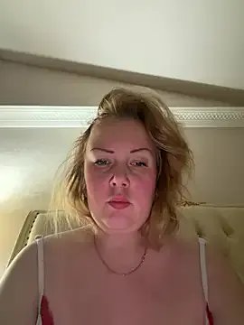 Piccolamonella29 from StripChat