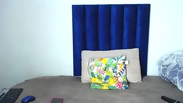 Pinkdollyg from StripChat