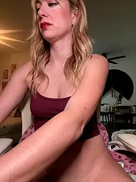 rileylovesyou from StripChat