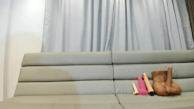 rousseblossom on StripChat