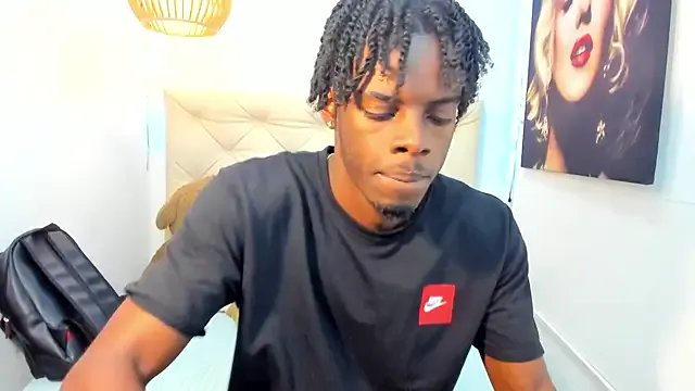 royce_ebony on StripChat