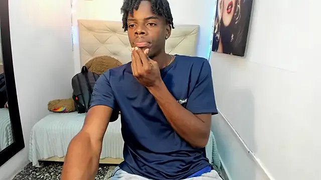 royce_ebony on StripChat