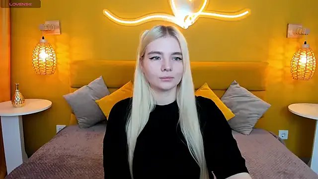 RuthBryant — ahegao + suck finger