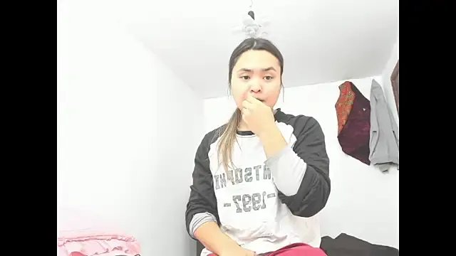 saika_blush — show boobs