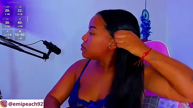 samanthaabloom on StripChat