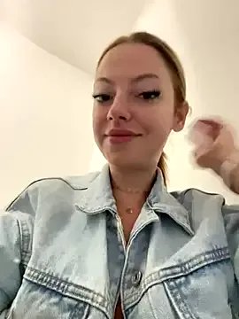 Sandra_Jo on StripChat