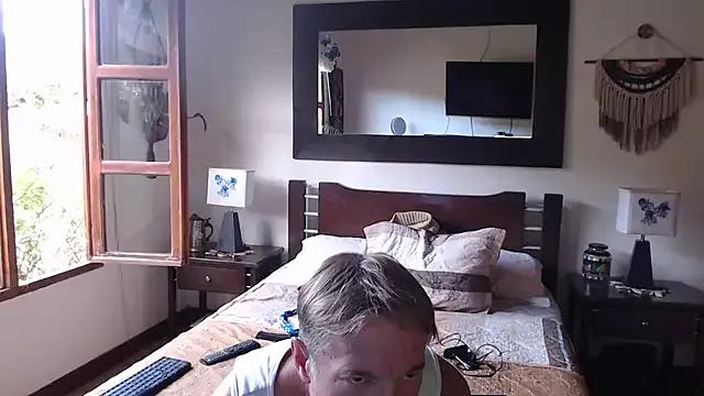 SaraandJuanDP on StripChat 