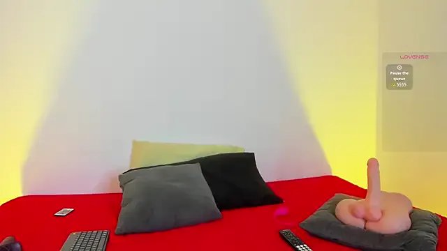 SaraBellini — Spanks ass x5