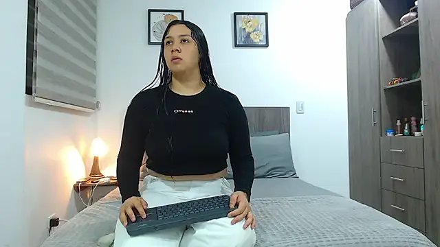 Scarlett_Jazmin — French kisses