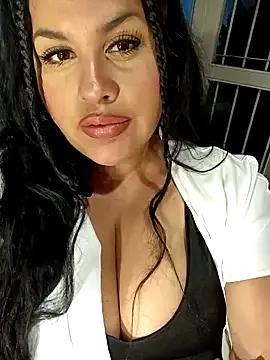 Sexylips200 from StripChat