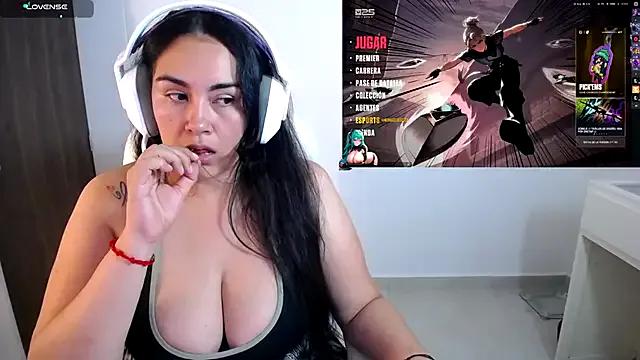 Sunny_Gamer7 from StripChat