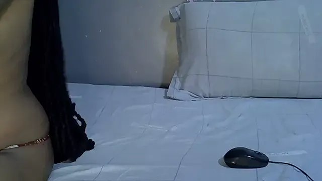 sweetchocolate9 on StripChat