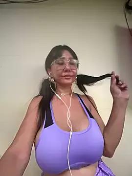 sweetieme on StripChat 