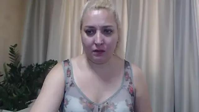 sweetpussy13 from StripChat