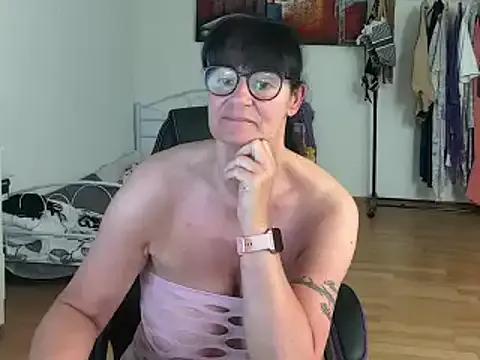 Sylly on StripChat 