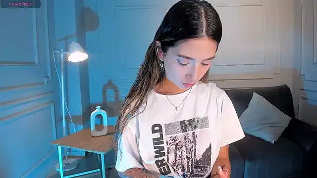 TaraLawrence on StripChat