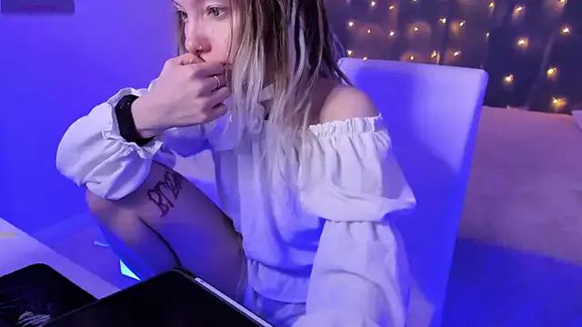 tattoo_art_baby on StripChat 