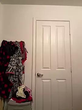 thatonelightskinn on StripChat 