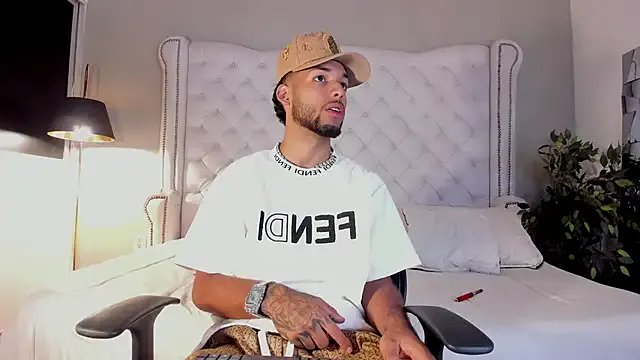 Thiagoferreti on StripChat