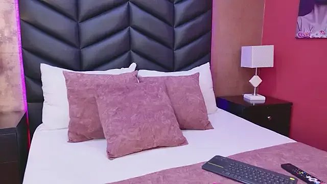 TifanyWolff — show titts