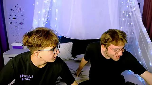 travis_wolf_ from StripChat