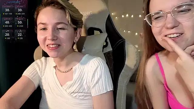 velvetvalkyries on StripChat 