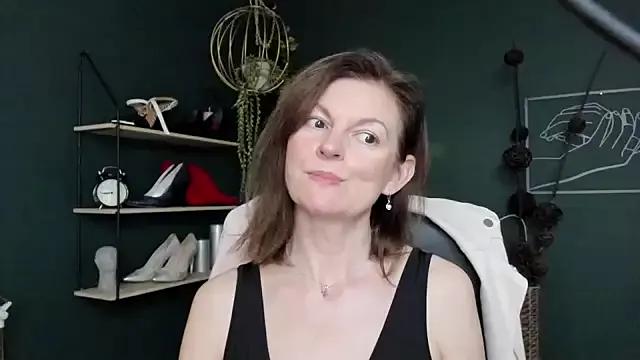 VivianWILD on StripChat 