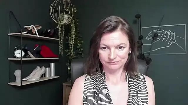 VivianWILD on StripChat 