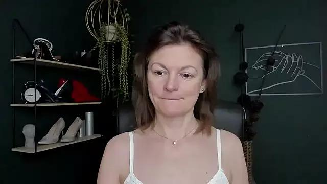 VivianWILD on StripChat 