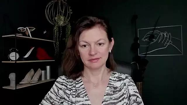 VivianWILD on StripChat 