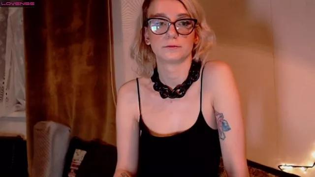 welliza from StripChat is Freechat