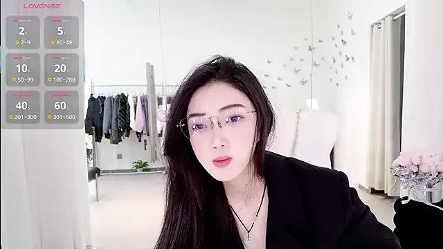 yangyang-777 from StripChat