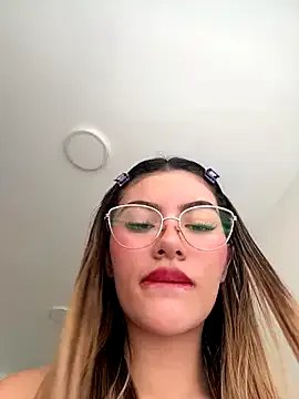 Your_Honeey on StripChat